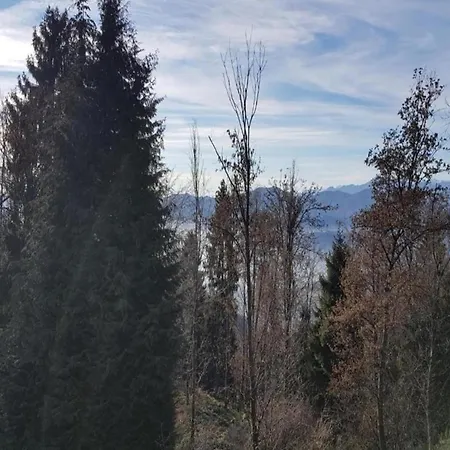 With Terrace And Stunning View 度假居