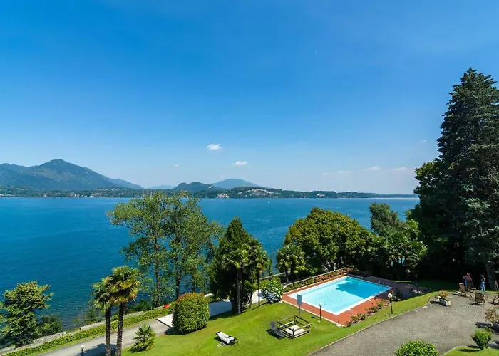With Terrace And Stunning View Semesterbostad Stresa