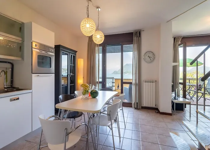 Semesterbostad With Terrace And Stunning View Stresa