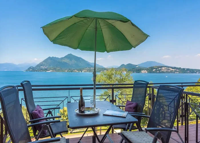 With Terrace And Stunning View Semesterbostad *
