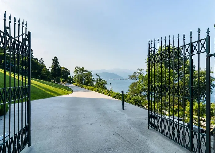 Semesterbostad With Terrace And Stunning View Stresa